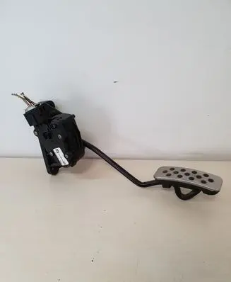 Opel Zafira B Accelerator throttle pedal 13125114