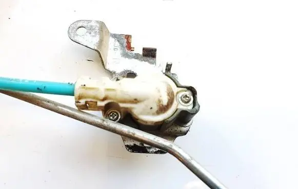 Honda FR-V Front door lock (next to the handle) 