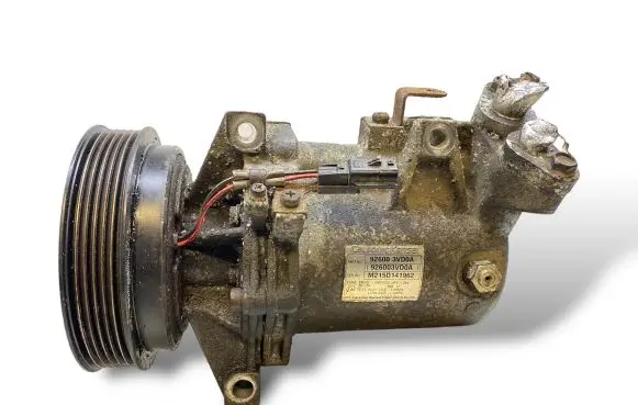 Nissan Juke I F15 Air conditioning (A/C) compressor (pump) 926003VD0A