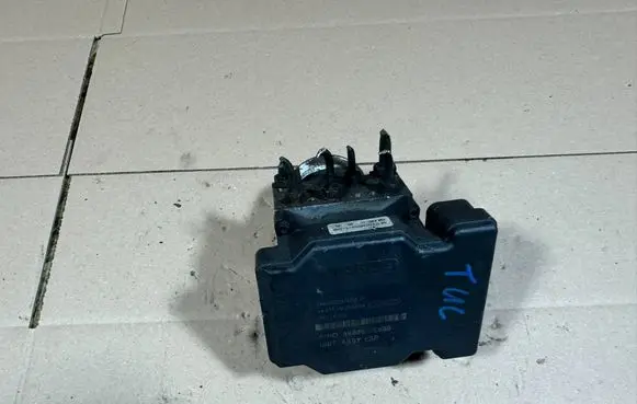 Hyundai Tucson JM ABS Pump 589202E550 44SS4M25A84 5WY7611A
