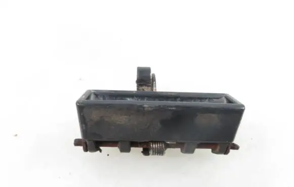 Rear door exterior handle/bracket