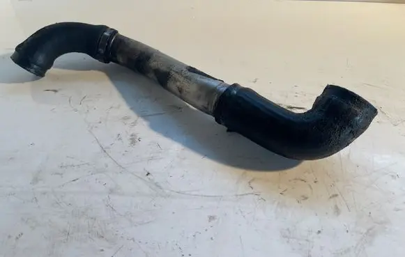 BMW 5 E39 Intercooler hose/pipe 2247903