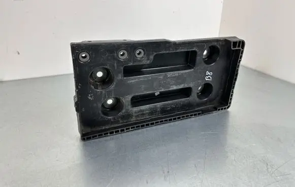 Volkswagen PASSAT B8 Battery tray 3Q0804869