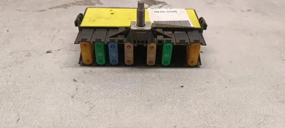 Peugeot 5008 Fuse module 9636079380