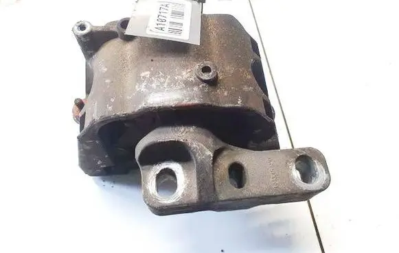 Engine mount bracket
