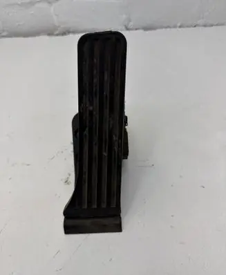 Mercedes-Benz C W204 Accelerator throttle pedal A2043000004 250907