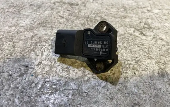 Volkswagen PASSAT B6 Air pressure sensor 038906051B 0281002399 20063AG6