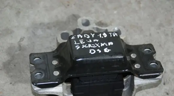 Volkswagen Caddy Gearbox mount 