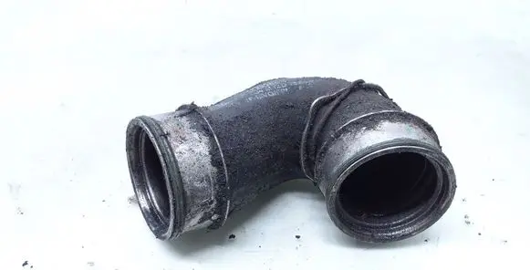 Volkswagen PASSAT B5.5 Intercooler hose/pipe 