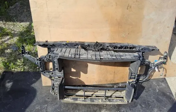 Hyundai i30 Top upper radiator support slam panel