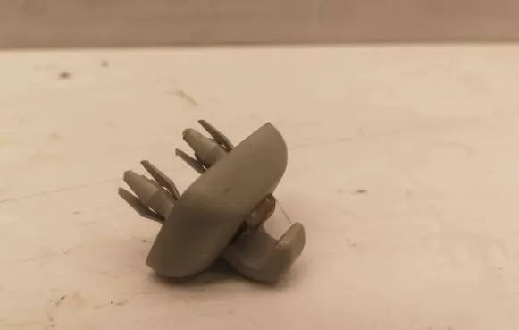 Sun visor clip/hook/bracket
