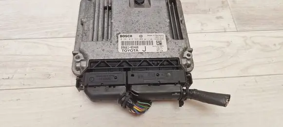 Toyota Yaris Engine control unit/module 0281012323 896610D460 1039S16486