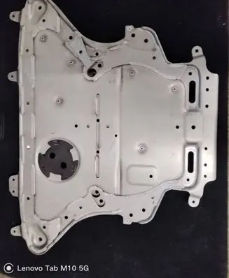 BMW 5 G30 G31 Radiator cooling fan shroud 6937547 20067310 25041
