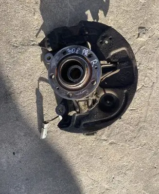 Peugeot 308 Front wheel hub 9825606280