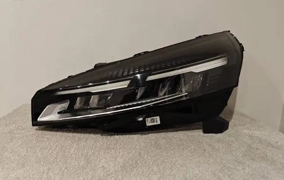 Renault Clio V Headlight/headlamp 260600149R 149R006600 01082599900010
