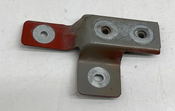 Renault Captur Fender mounting bracket 7674R