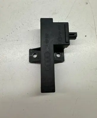 Audi A4 S4 B8 8K Keyless (KESSY) go control unit/module 8K0907247