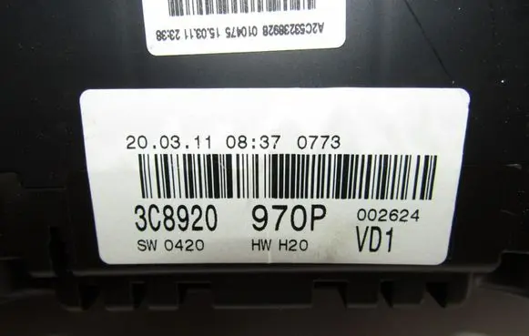 Volkswagen PASSAT CC Speedometer (instrument cluster) 3c8920970p