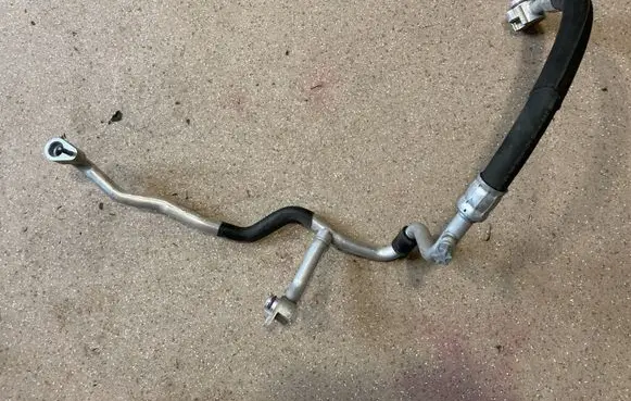 Volkswagen Golf VIII Air conditioning (A/C) pipe/hose 5WA816743J