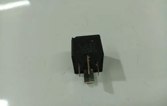 Skoda Fabia Mk2 (5J) Other relay 95VW10K705CA