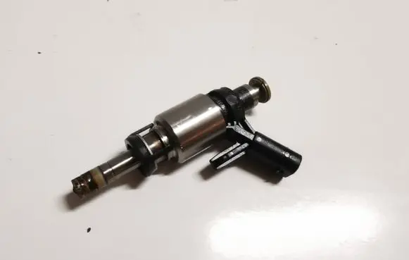 Audi Q5 SQ5 Fuel injector 06A906036G