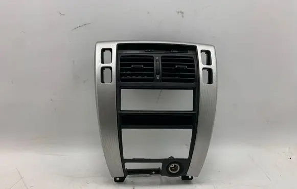 Hyundai Tucson JM Dashboard center trim panel U0501948