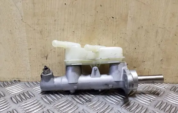 Honda Insight Master brake cylinder