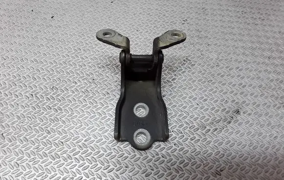 Opel Antara Front door upper hinge