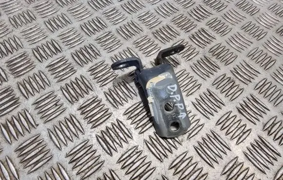 Toyota RAV 4 (XA30) Front door upper hinge