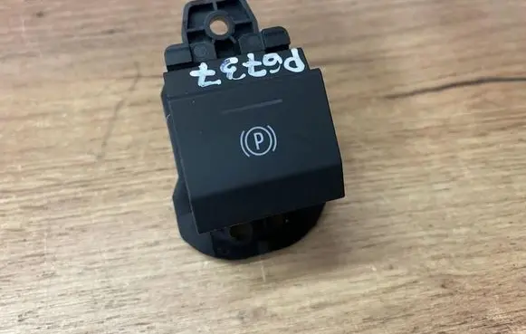 Renault Megane E-Tech Hand parking brake switch 251757371R