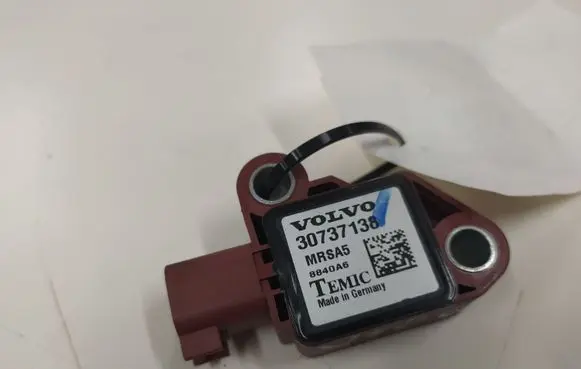 Volvo V50 Airbag deployment crash/impact sensor 30737138 MRSA5 8840A6