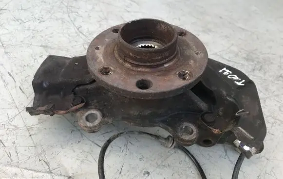 Opel Corsa D Front wheel hub spindle knuckle 55703153