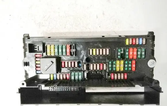 BMW 5 GT F07 Fuse box set 317033442 3-1703344-2