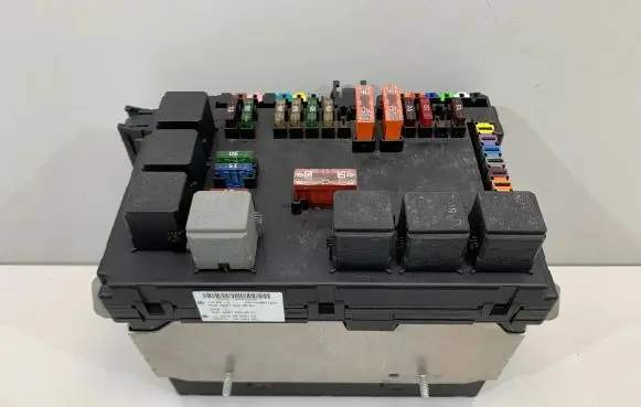 Mercedes-Benz S W221 Fuse box set A2215403550