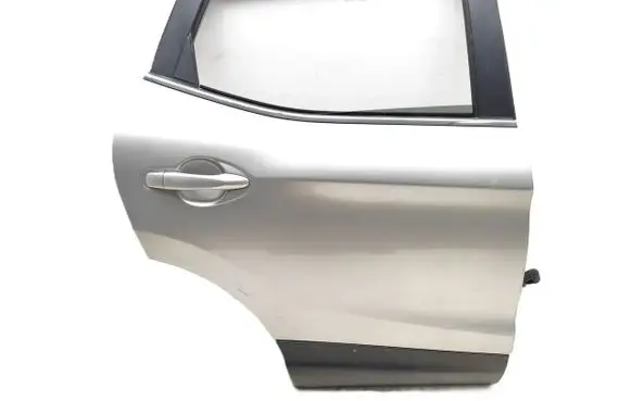 Nissan Qashqai Rear door 
