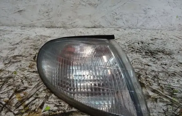 Hyundai Lantra II Front indicator light