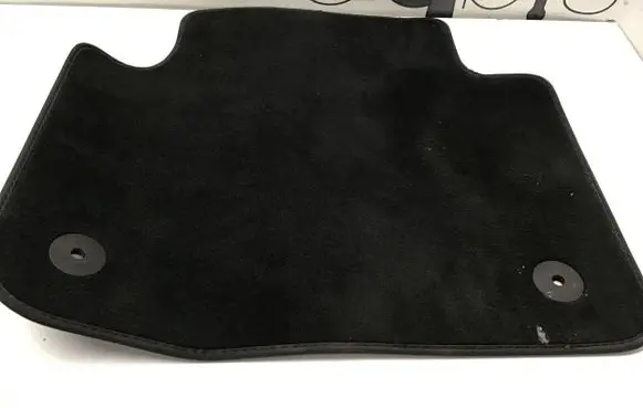 Volkswagen Touareg III Rear floor mat 760864452E