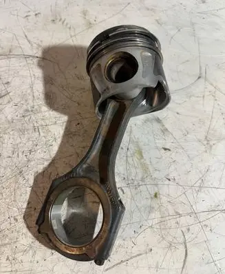 Mercedes-Benz Sprinter W906 Piston with connecting rod 65100