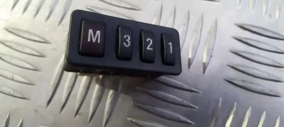BMW 5 E39 Seat control switch 8352160