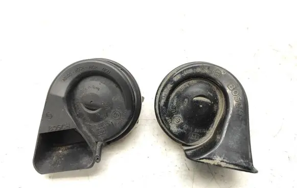 Mercedes-Benz CLS C219 Horn signal 703881165 E9703881165 703881157