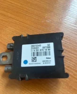Mercedes-Benz ML W164 Aerial antenna amplifier A2518701889 28072340 ZGS001
