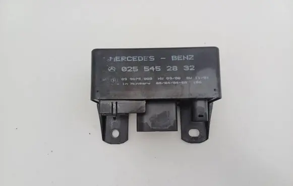 Mercedes-Benz A W168 Glow plug pre-heat relay 0255452832