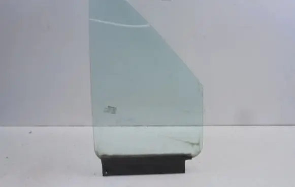 Renault Megane I Front triangle window/glass G7700848397