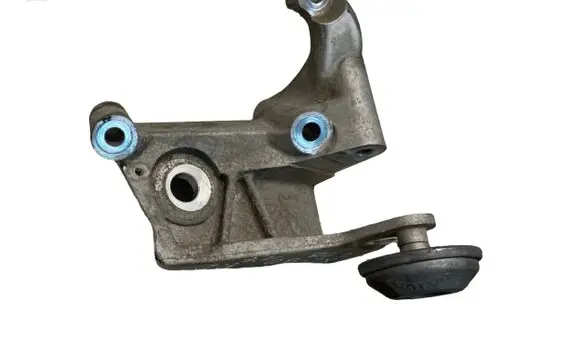 Volvo XC90 Engine mounting bracket 31430470