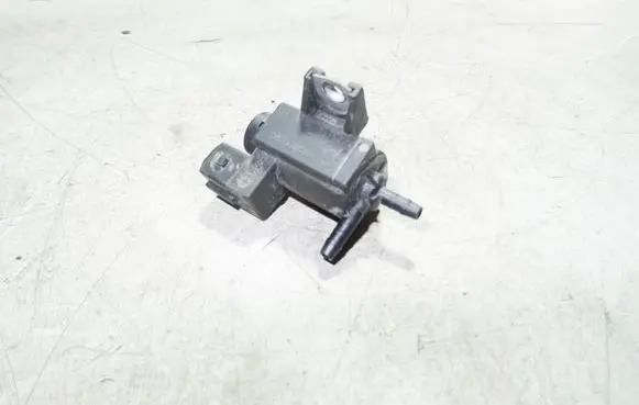 Toyota Avensis T270 Vacuum valve 258600R010