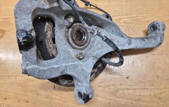 Dodge Nitro Front wheel hub spindle knuckle 52125011AD