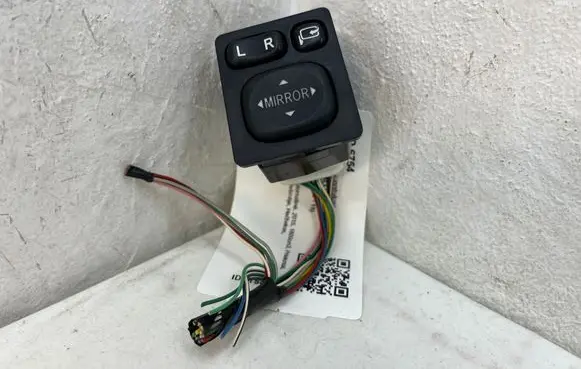Toyota Prius (XW30) Wing mirror switch 183639