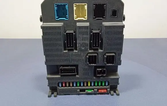 Peugeot 308 Fuse box set 9663798180