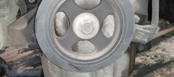 Toyota Yaris Crankshaft pulley