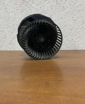 Volkswagen Golf VI Air conditioning (A/C) fan (condenser) F995748Q E843